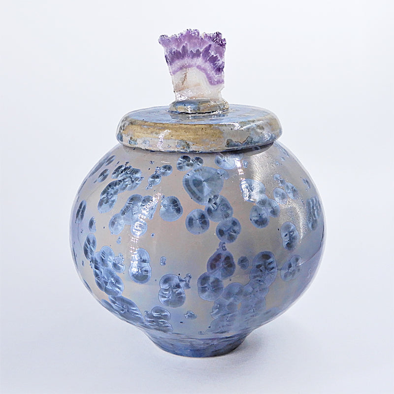 Agate Lidded Purple Vase