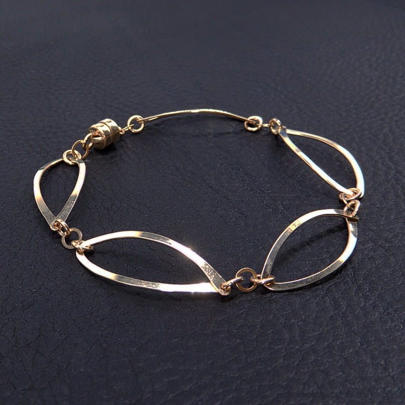 Curved Five Link Bracelet in Gold