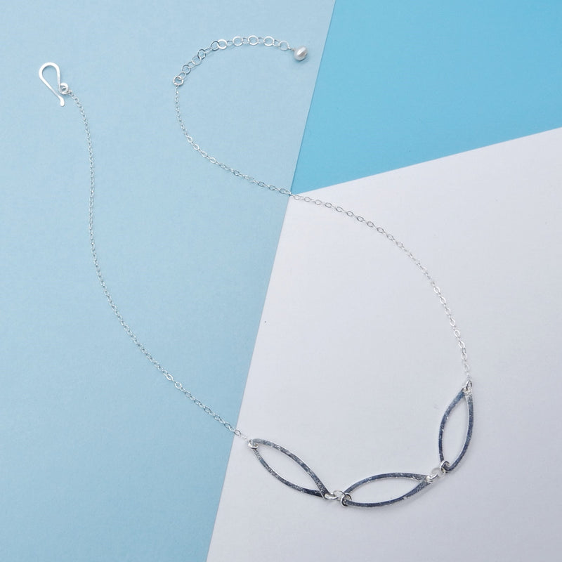 Curved Link Necklace in Silver