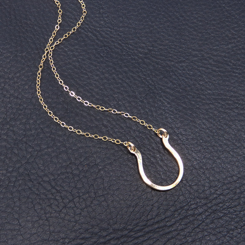 Horseshoe Necklace in Gold